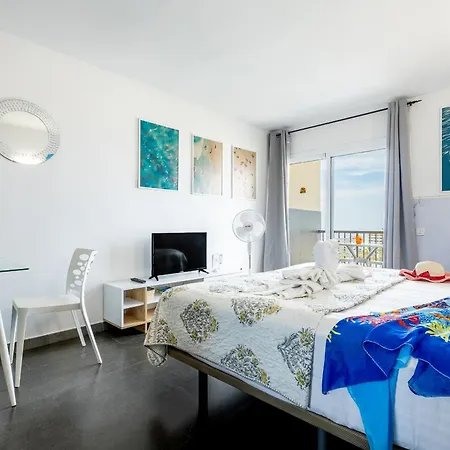 Апартаменты 926 Fabulous View Of Lasamericas, Seafront Studio!