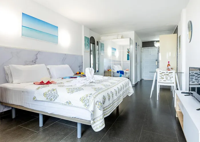 926 Fabulous View Of Lasamericas, Seafront Studio! Apartment